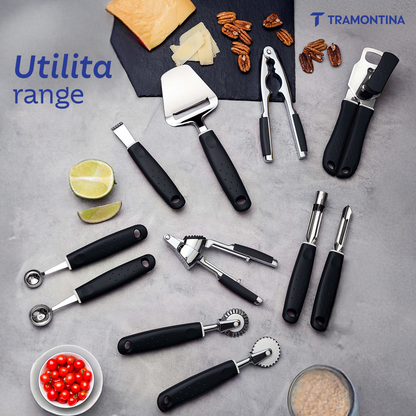 Tramontina Utilitá stainless steel grater with polypropylene handle and non-slip rubber base in black