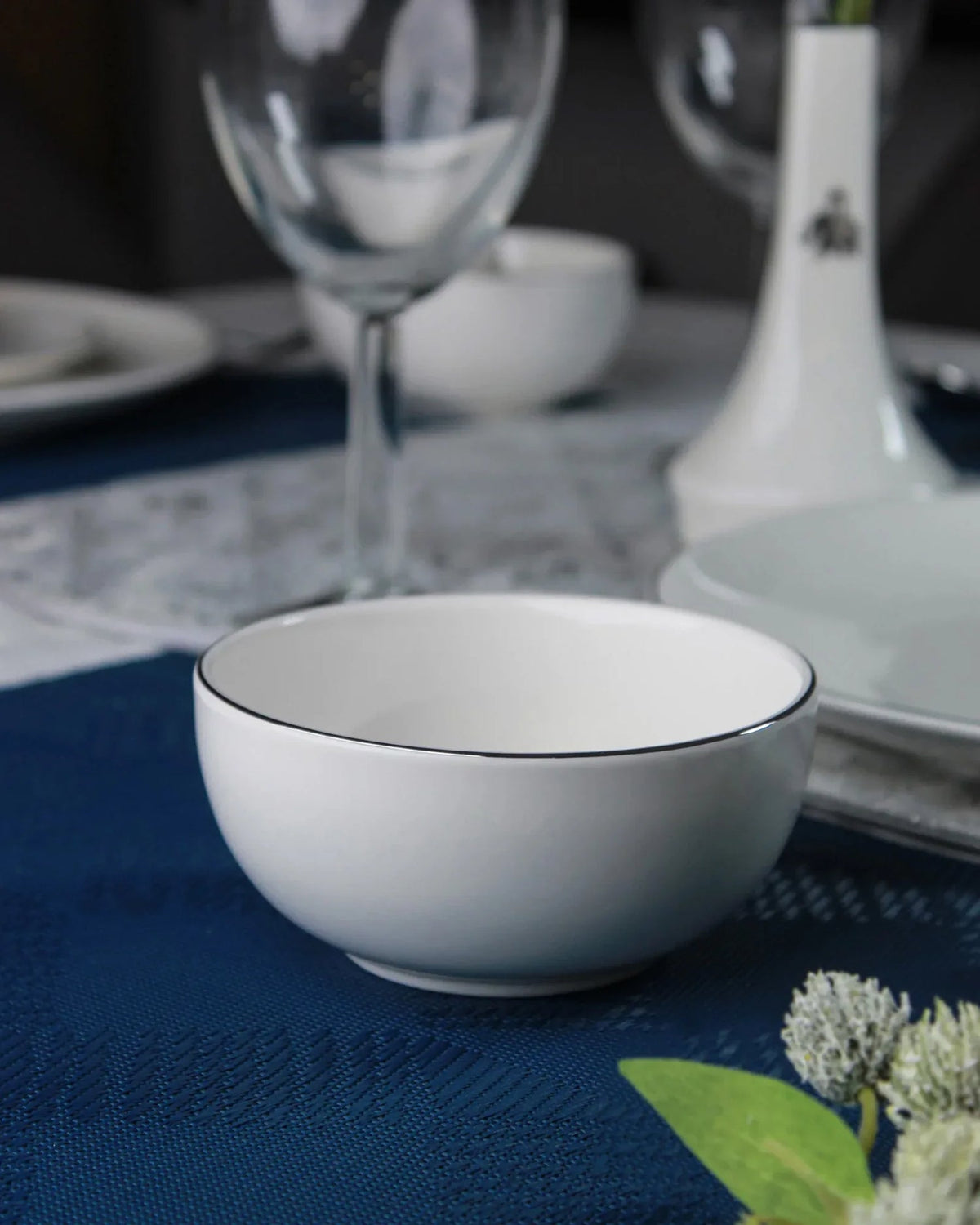 Vola Gaj 33-Piece Fine Porcelain Dinner Set | Elegant Dining